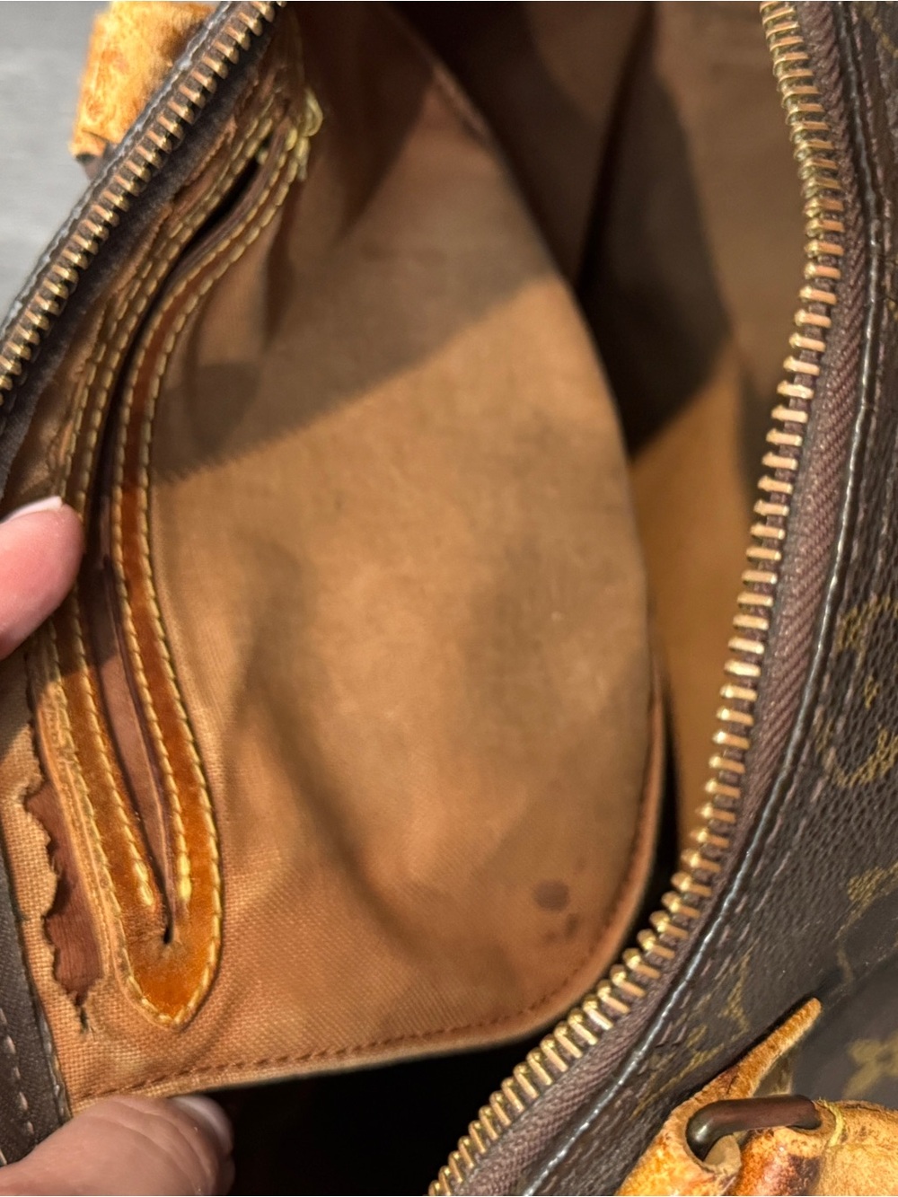 Authentic Louis Vuitton Monogram Speedy 30 - Picture 15 of 16